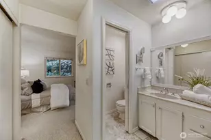 12904 126th Ct NE, Kirkland, WA 98034 - Photo 15