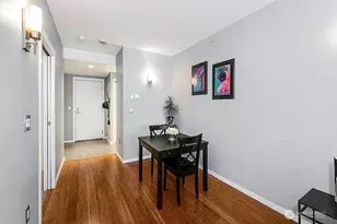 76 Cedar St, Seattle, WA 98121 - Photo 9