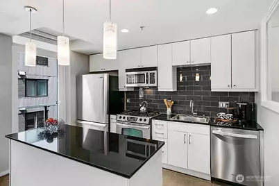 76 Cedar Street #603, Seattle, WA 98121 - Photo 7