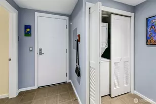 76 Cedar St, Seattle, WA 98121 - Photo 13