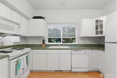 5705 200th Street SW #D, Lynnwood, WA 98036 - Photo 11