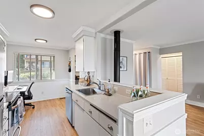 10643 Glen Acres Drive S #10643, Seattle, WA 98168 - Photo 9