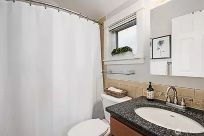 3639 Phinney Avenue NE, Seattle, WA 98103 - Photo 17