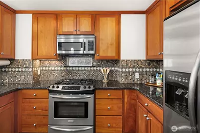 3639 Phinney Avenue NE, Seattle, WA 98103 - Photo 11