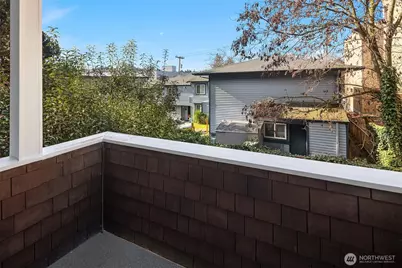 3639 Phinney Avenue NE, Seattle, WA 98103 - Photo 9