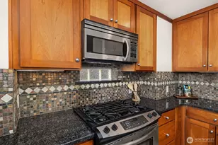 3639 Phinney Ave NE, Seattle, WA 98103 - Photo 13