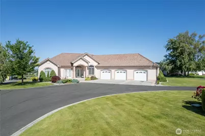 4560 Bluff Drive NE, Moses Lake, WA 98837 - Photo 1