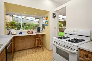 15055 SE 43rd Pl, Bellevue, WA 98006 - Photo 9