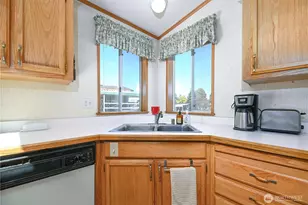 2725 E Fir St, Mount Vernon, WA 98273 - Photo 13