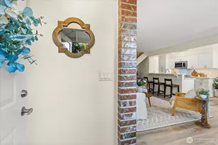 410 214th St SW, Bothell, WA 98021 - Photo 5