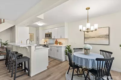 410 214th Street SW #B, Bothell, WA 98021 - Photo 1