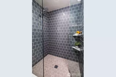 8319 25th Avenue NW, Seattle, WA 98117 - Photo 17