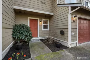 10910 13th Ave E, Tacoma, WA 98445 - Photo 3