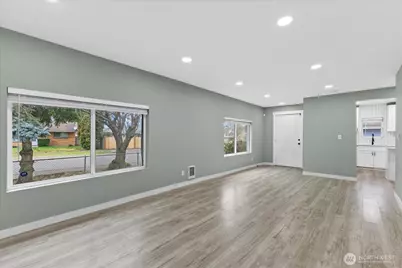 330 V Street SE, Auburn, WA 98002 - Photo 5