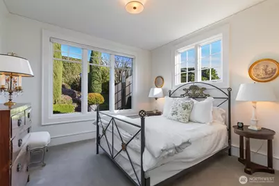 9400 Vineyard Crest, Bellevue, WA 98004 - Photo 19