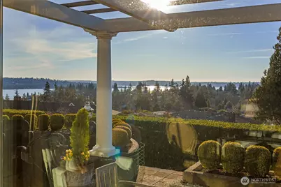 9400 Vineyard Crest, Bellevue, WA 98004 - Photo 5