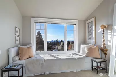 9400 Vineyard Crest, Bellevue, WA 98004 - Photo 23