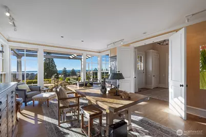 9400 Vineyard Crest, Bellevue, WA 98004 - Photo 17