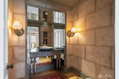 9400 Vineyard Crest, Bellevue, WA 98004 - Photo 17