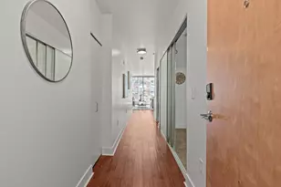 530 Broadway E, Seattle, WA 98102 - Photo 3