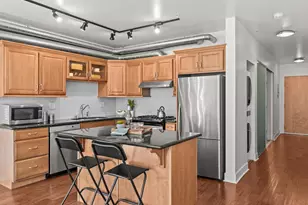 530 Broadway E, Seattle, WA 98102 - Photo 11