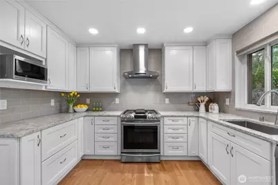 12103 NE 168th Place, Bothell, WA 98011 - Photo 9