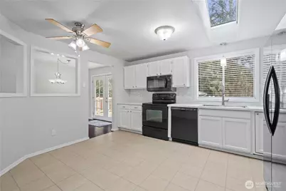 12307 205th Avenue Ct E, Bonney Lake, WA 98391 - Photo 9