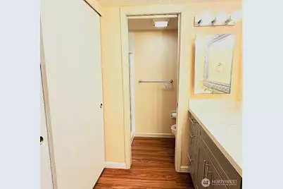 4717 W Lake Sammamish Pkwy SE #C305, Sammamish, WA 98027 - Photo 17