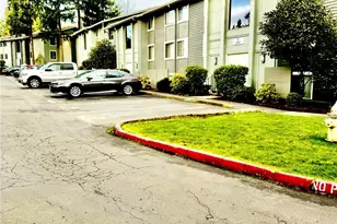 4717 W Lake Sammamish Pkwy SE, Sammamish, WA 98027 - Photo 1