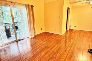 4717 W Lake Sammamish Pkwy SE, Sammamish, WA 98027 - Photo 9