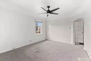 9007 Dayton Ave N, Seattle, WA 98103 - Photo 17