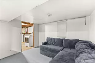 9007 Dayton Ave N, Seattle, WA 98103 - Photo 13