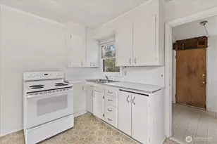 918 NW 87th St, Seattle, WA 98117 - Photo 5