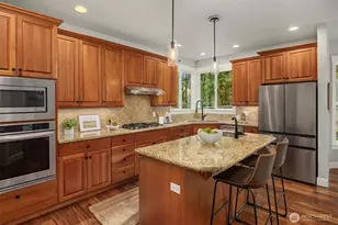 8997 Springwood Ave NE, Bainbridge Island, WA 98110 - Photo 15