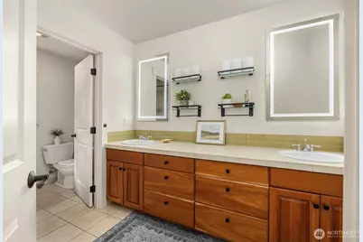 8997 Springwood Avenue NE, Bainbridge Island, WA 98110 - Photo 31