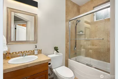 8997 Springwood Avenue NE, Bainbridge Island, WA 98110 - Photo 35