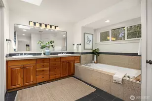 8997 Springwood Ave NE, Bainbridge Island, WA 98110 - Photo 27