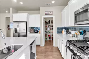 12009 SE 297th Pl, Auburn, WA 98092 - Photo 9