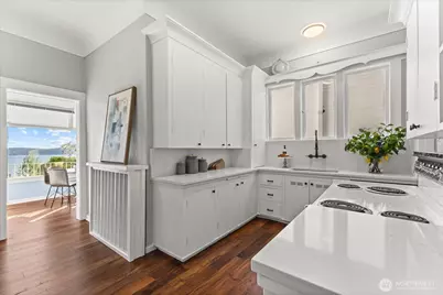 307 W Highland Drive, Seattle, WA 98119 - Photo 13