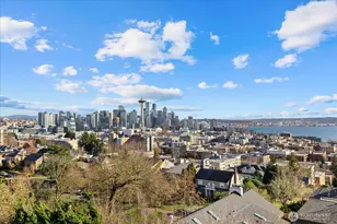 307 W Highland Dr, Seattle, WA 98119 - Photo 29