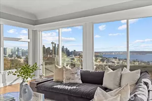 307 W Highland Dr, Seattle, WA 98119 - Photo 3