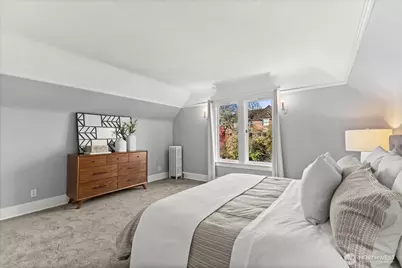 307 W Highland Drive, Seattle, WA 98119 - Photo 17