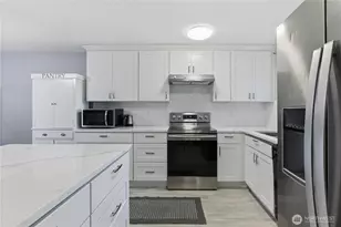 12433 SE 275th Pl, Kent, WA 98030 - Photo 11