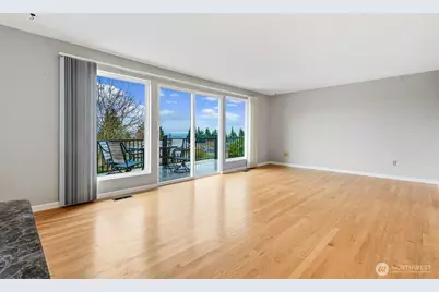 9029 Eastview Avenue, Everett, WA 98208 - Photo 5