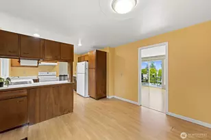 9029 Eastview Ave, Everett, WA 98208 - Photo 11