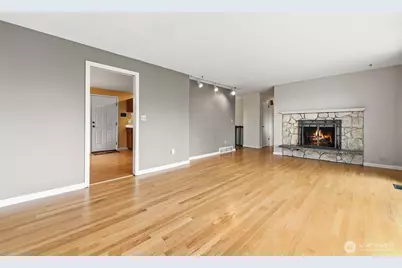 9029 Eastview Avenue, Everett, WA 98208 - Photo 7