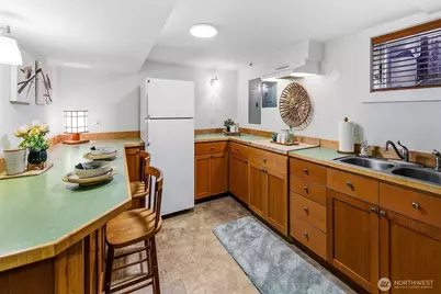 3532 Meridian Avenue N, Seattle, WA 98103 - Photo 31