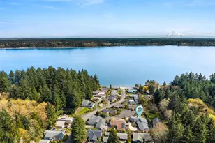 2121 Beverly Beach Dr NW, Olympia, WA 98502 - Photo 1