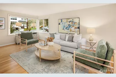 8215 40th Avenue NE, Seattle, WA 98115 - Photo 3