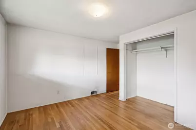 12069 Lakeside Place NE, Seattle, WA 98125 - Photo 11